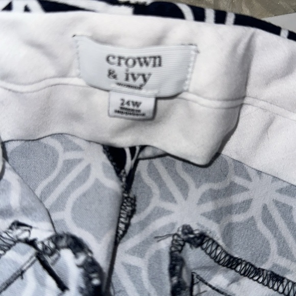 Crown and Ivy Stylish Patterned Pants size 24W - Picture 4 of 7